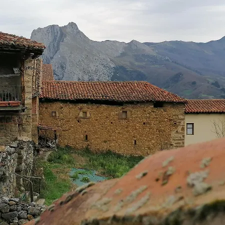 El Enebral En Potes Picos De Euopa * Colio