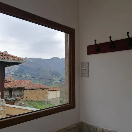 Apartamento El Enebral En Potes Picos De Euopa Colio