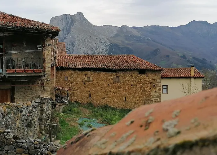 El Enebral En Potes Picos De Euopa * Colio