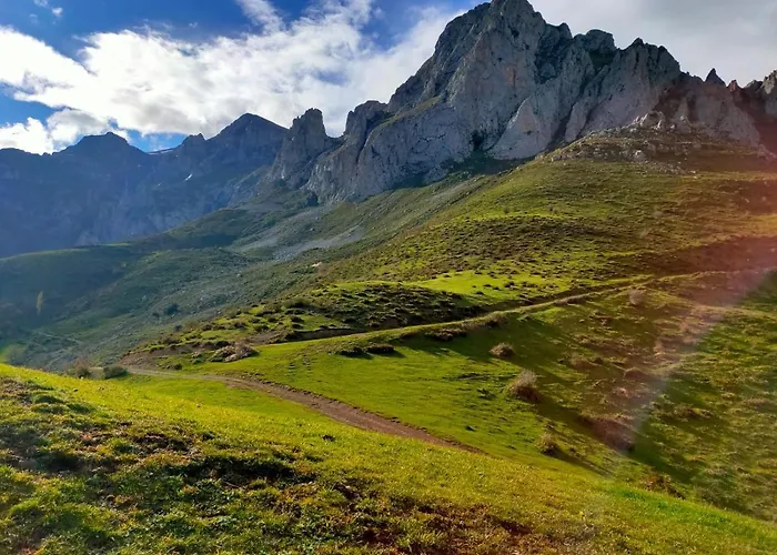 El Enebral En Potes Picos De Euopa דירה